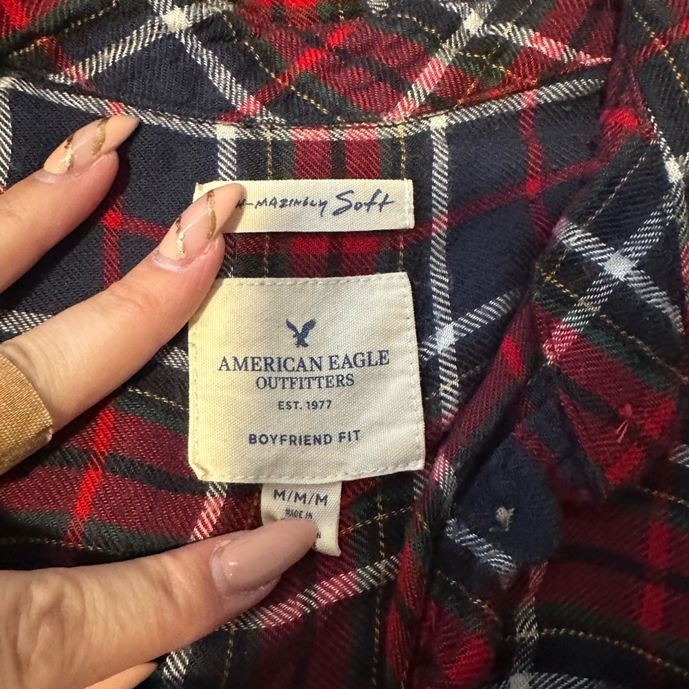 💕American Eagle Outfitters Red and Blue Plaid Shirt💕 - Picture 2 of 2